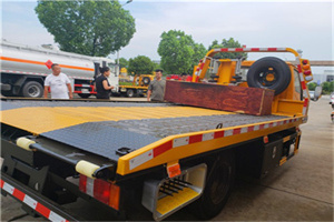 二附近拖车电话号码服务